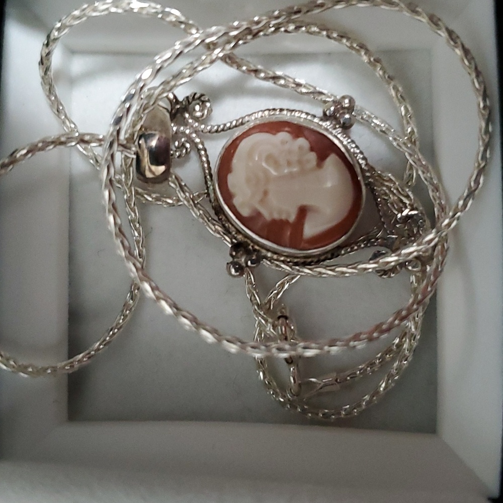 Handmade Cameo - Picture 3 of 3